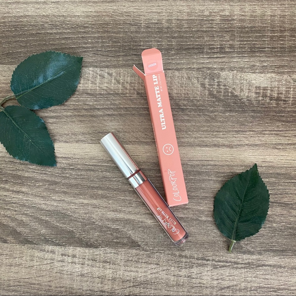 Nude lipstick “Monday”